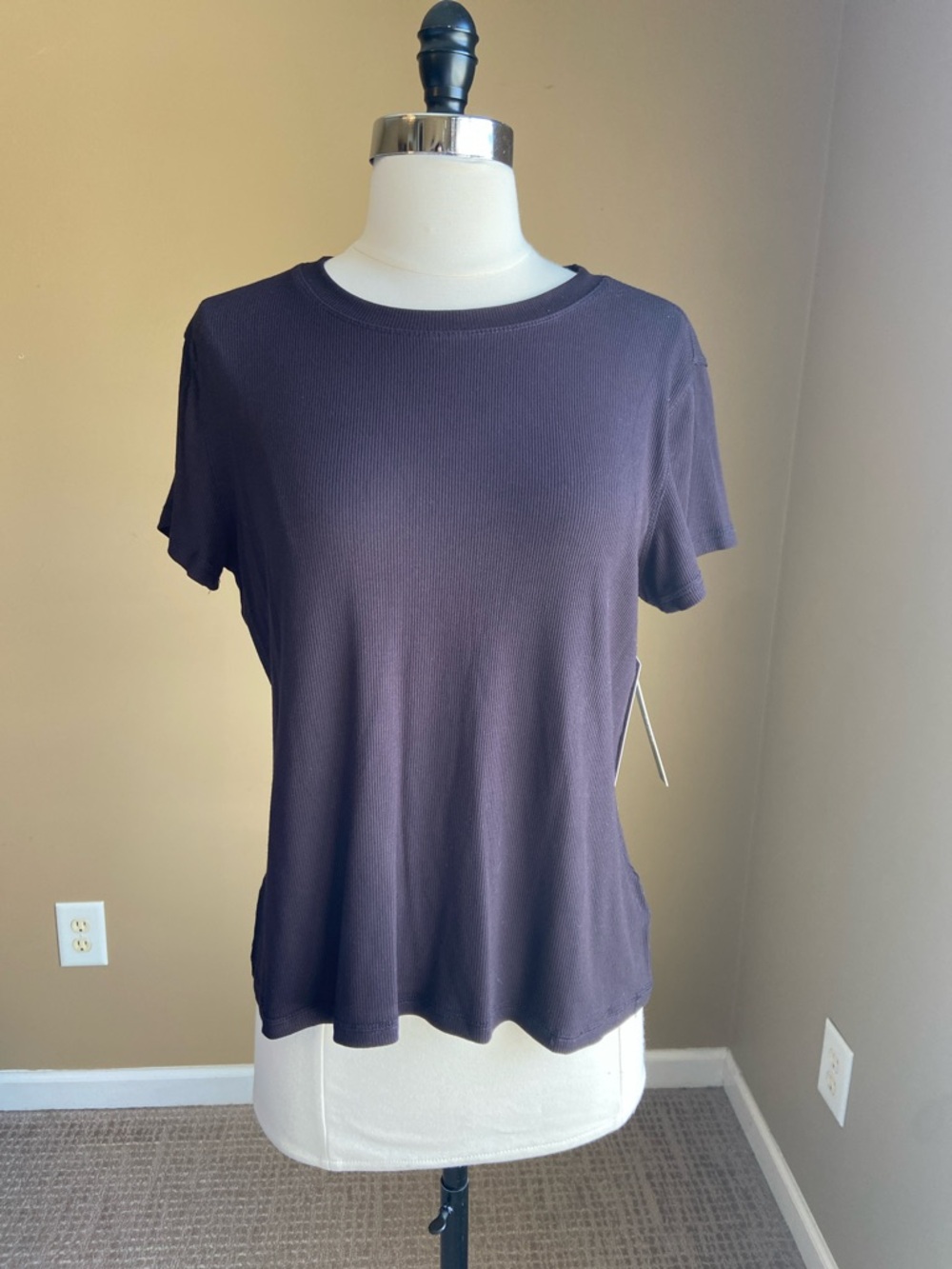 Tahari Black Ribbed Classic Women's Short Sleeve Crewneck Top XLarge NWT‎